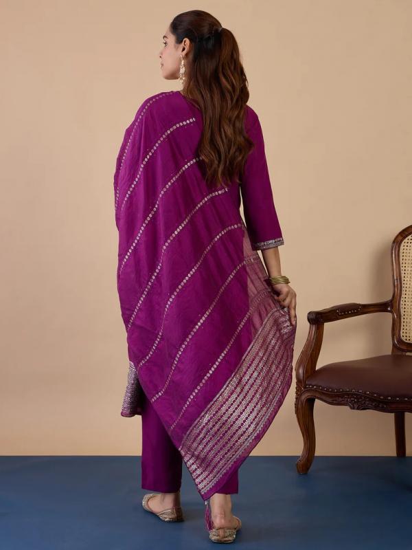 VP 9830 P Women’s Traditional Kurta Pant Set with Dupatta